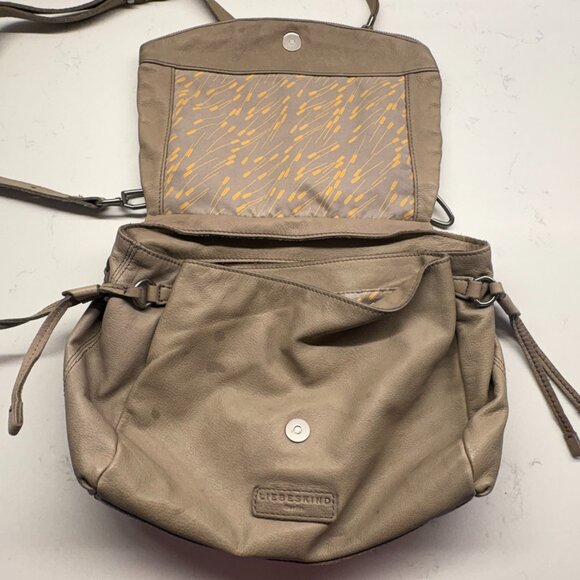 Lieberskind Berlin Beige Leather Crossbody Bag with Front Flap Zipper Pocket - Picture 3 of 10